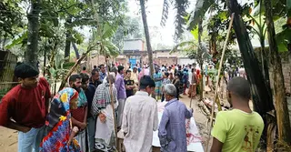 টাঙ্গাইলে ট্রেন দুর্ঘটনায় নিহত ৫ জনকে সাদুল্লাপুরে দাফন